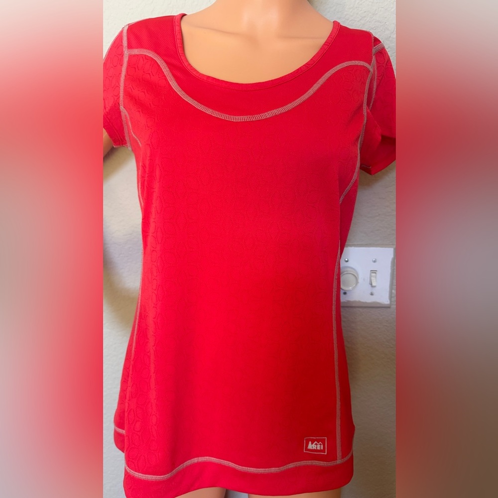 REI Women’s Red Athletic Hiking Shirt Size M Quick Dry Outdoor Top